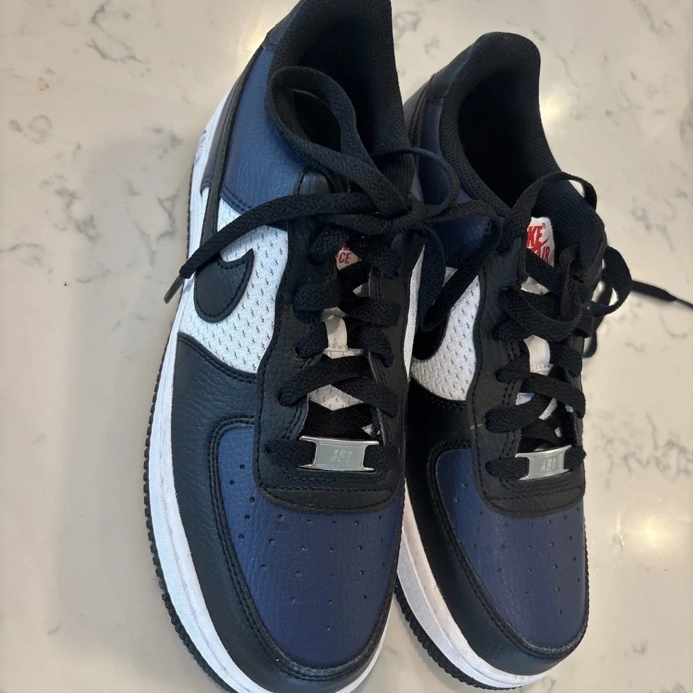 Nike Air Force 1 Youth 5.5 Sneakers Navy/Black HJ9201-400 School Shoes Pristine!